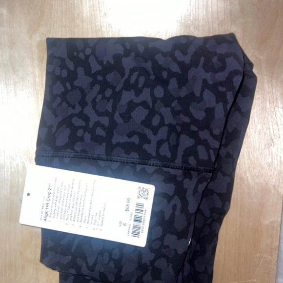 Brand New Lululemon Align HR Crop 21” Size 6 Leggings - Picture 2 of 2